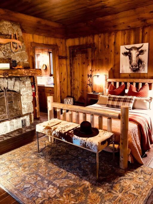 The Lodge At 11 Chimneys Idyllwild Exterior photo
